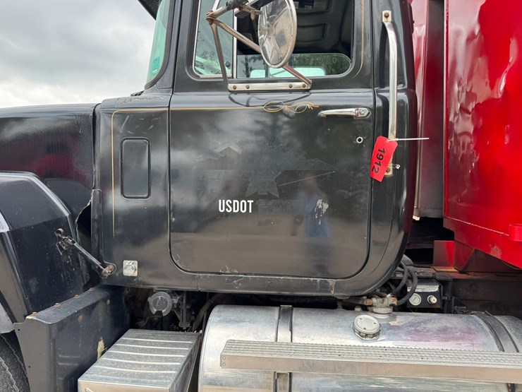 1995-mack-rd688s-image-12