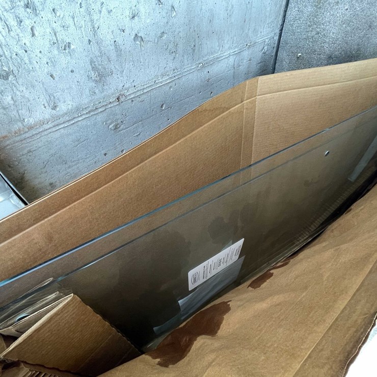 #9134 • Sliding Glass Shower Door (03)