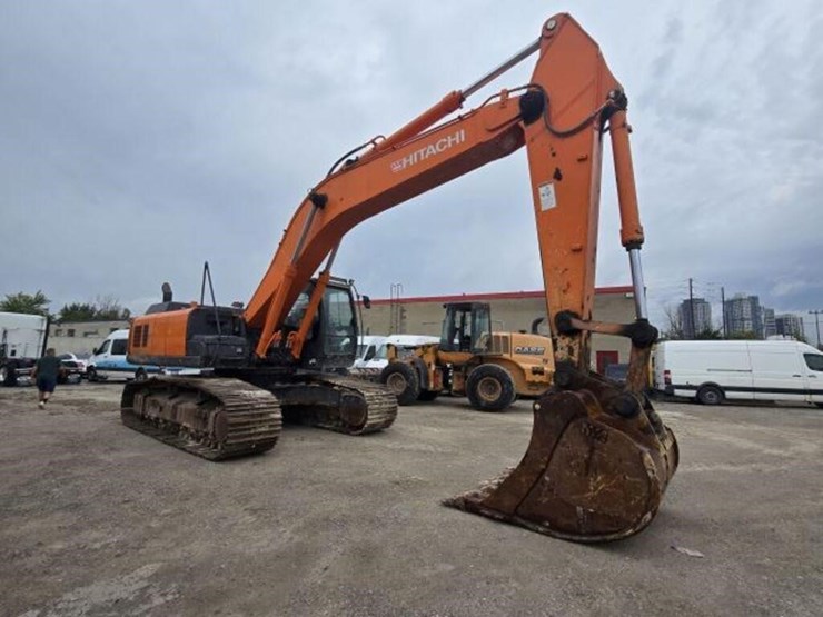 2016-hitachi-zx350-lc-image-5