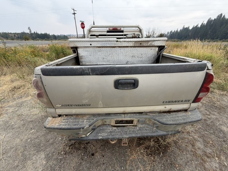 2005-chevrolet-silverado-2500-image-3