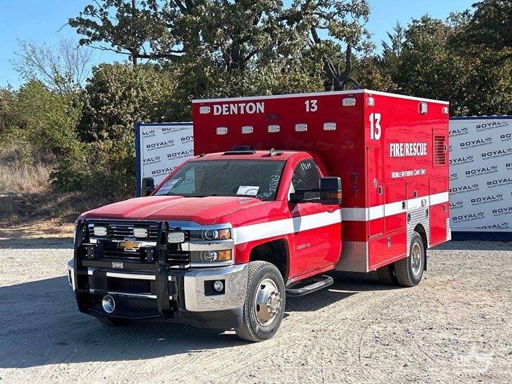 2016-chevrolet-c3500-image-1