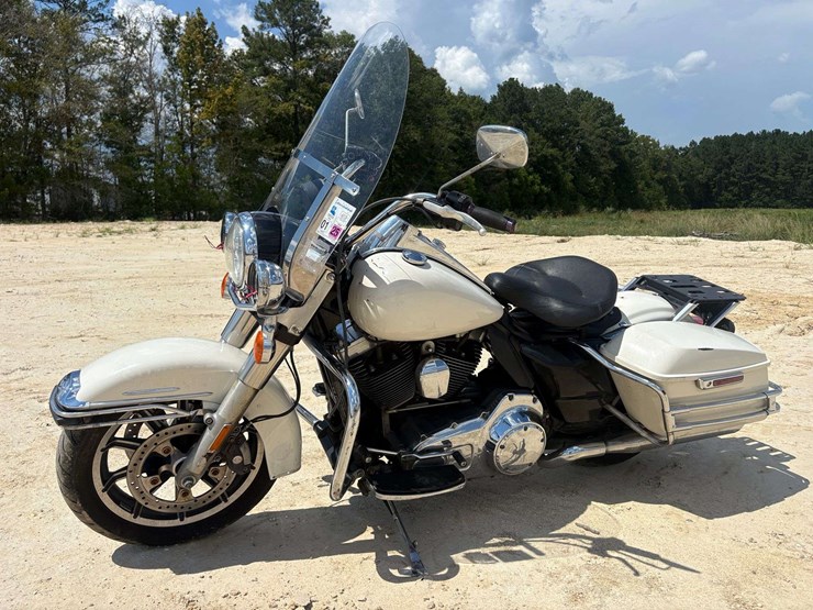 2015-harley-davidson-road-king-flhp-police-motorcycle-(38,134-miles)-image-1