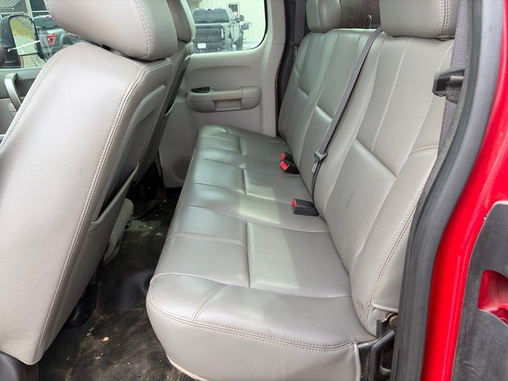 #244-•-2013-chevrolet-silverado-service-truck-image-17