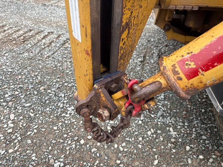 caterpillar-160m-awd-image-47