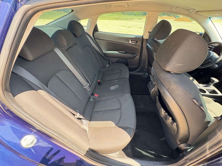 2018-kia-optima-4-door-sedan-(165,266-miles)-image-21