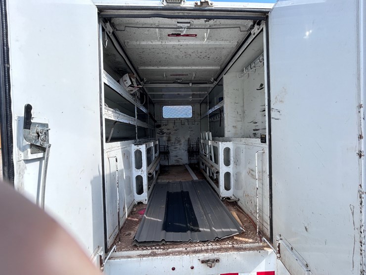 #212-•-2014-saub-pull-behind-service-trailer-image-34