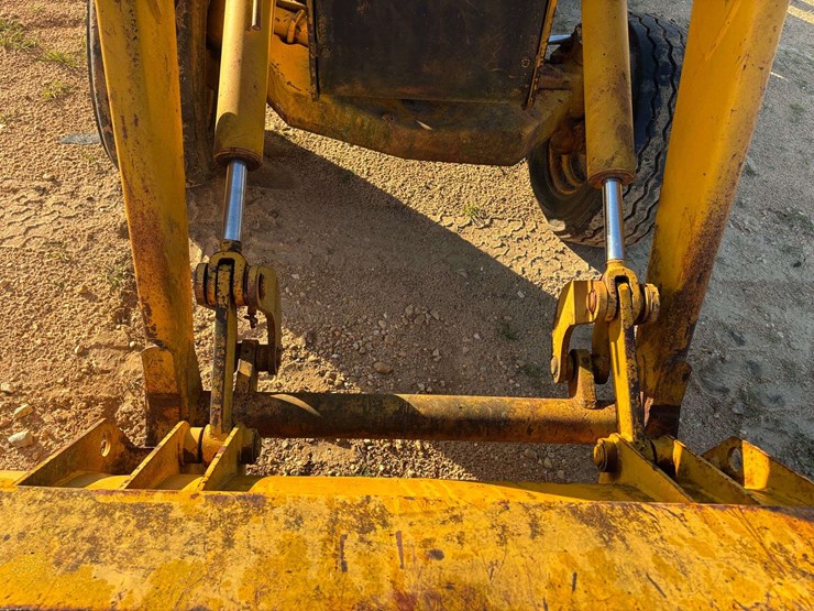 deere-410d-image-6
