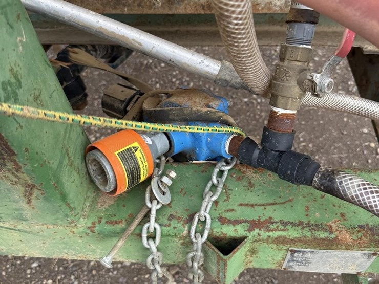 #145-•-300-gal-3pt-sprayer-pto-pump-20'-booms-image-5