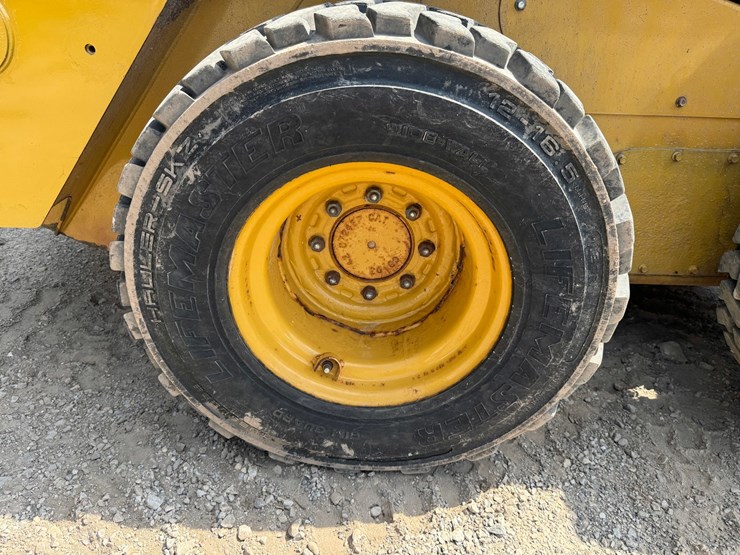 caterpillar-242d-image-54