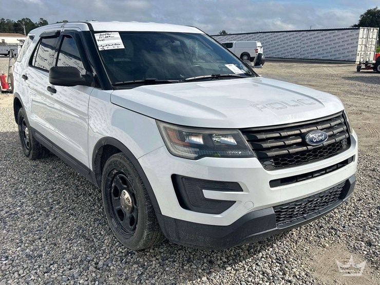 2019-ford-explorer-image-2