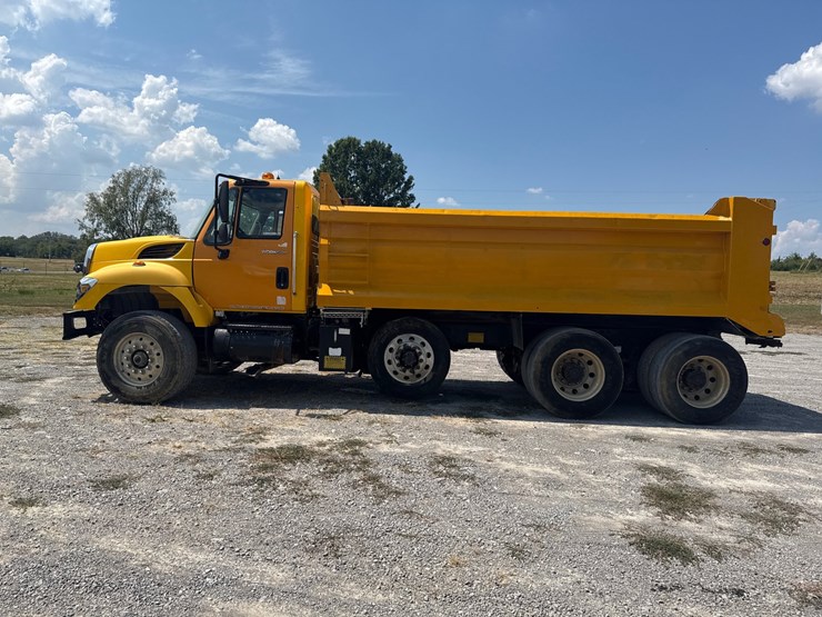 #263-•-2009-international-7500-workstar-tri-axle-dump-truck-image-8