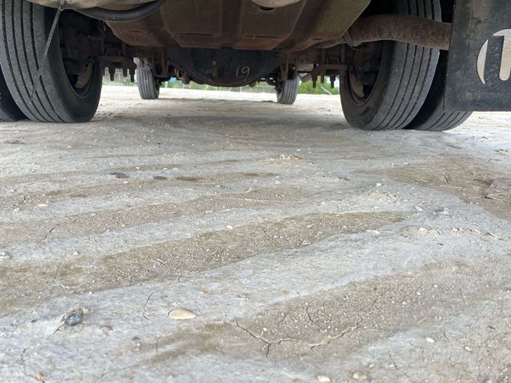 2005-ford-f550-image-25