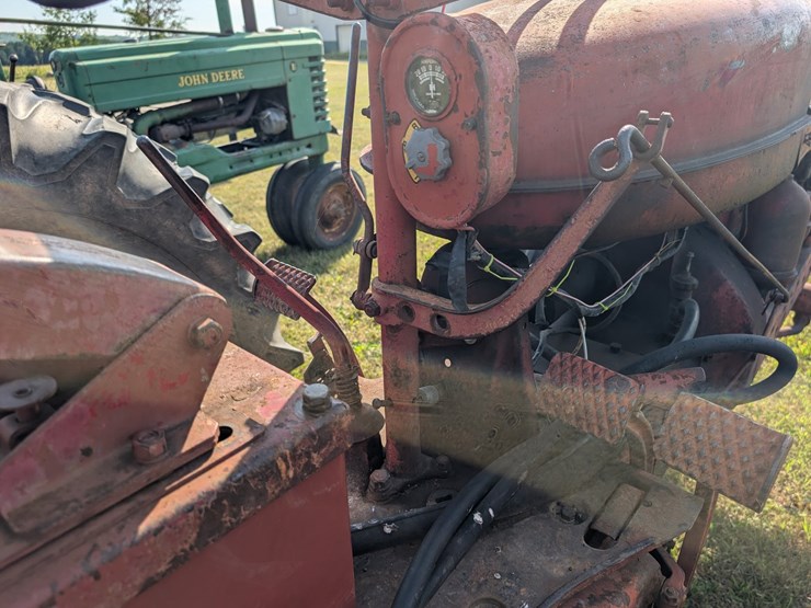 #119-•-farmall-md-image-26
