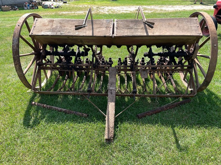 #1626-•-vintage-empire-jr.-grain-drill-image-5