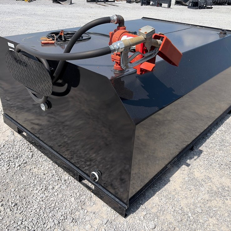 #207 • FORK MOUNTED 500 GAL TRANSFER TANK