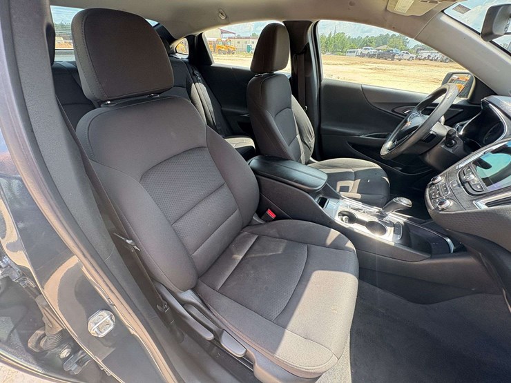 2019-chevrolet-malibu-4-door-sedan-(161,329-miles)-image-26
