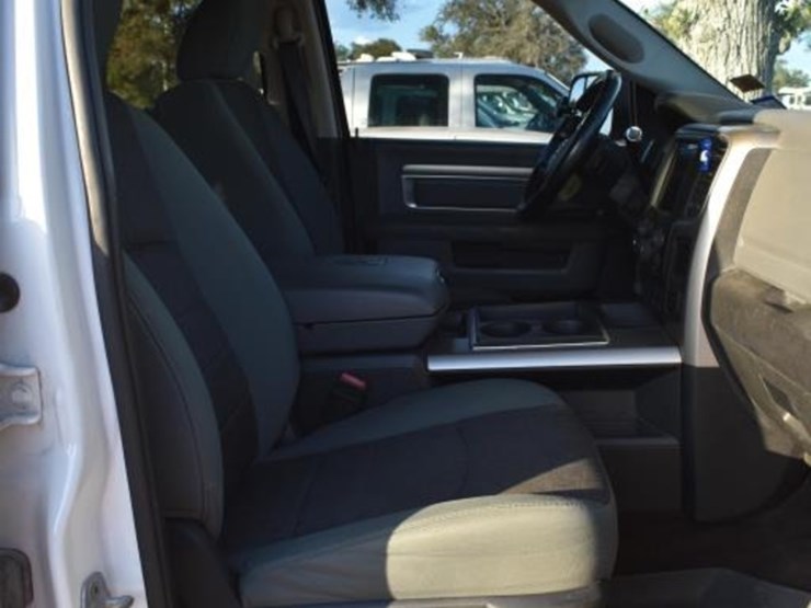 2014-dodge-2500-image-10
