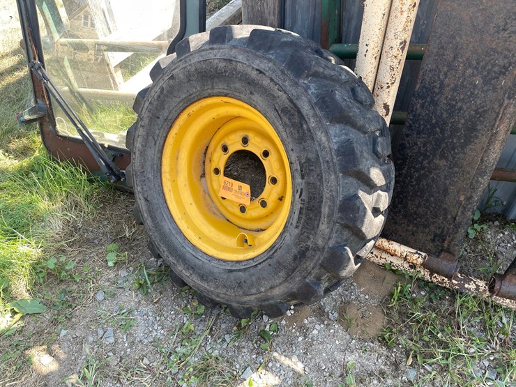 #6219-•-hercules-skid-loader-tire-image-7