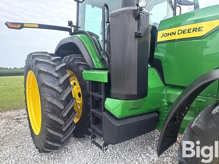 2025-john-deere-8r-250-image-18