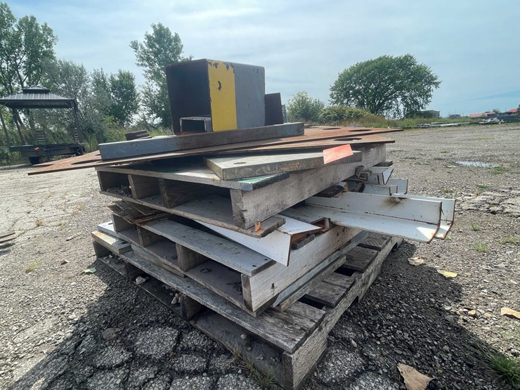 #10613-•-pallet-of-scrap-metal-image-4