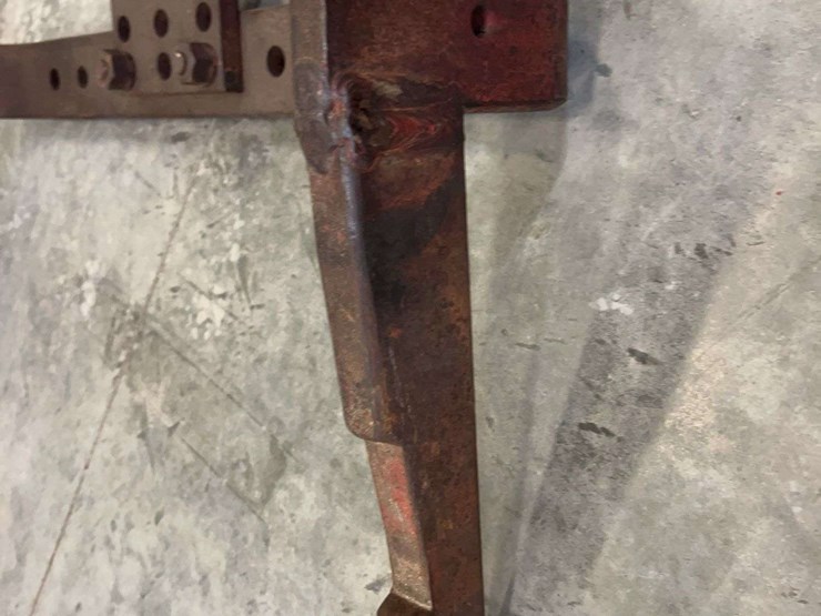 (2)-international-harvester-fast-hitch-drawbars-image-12