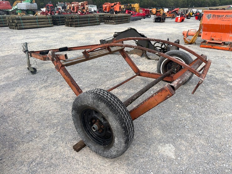 #563-•-round-bale-carrier-trailer-image-4