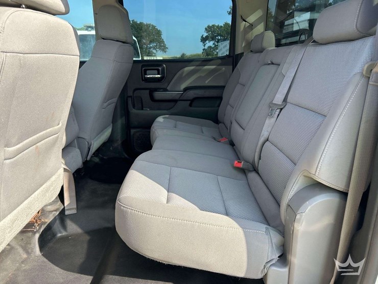 2016-chevrolet-silverado-3500-image-21