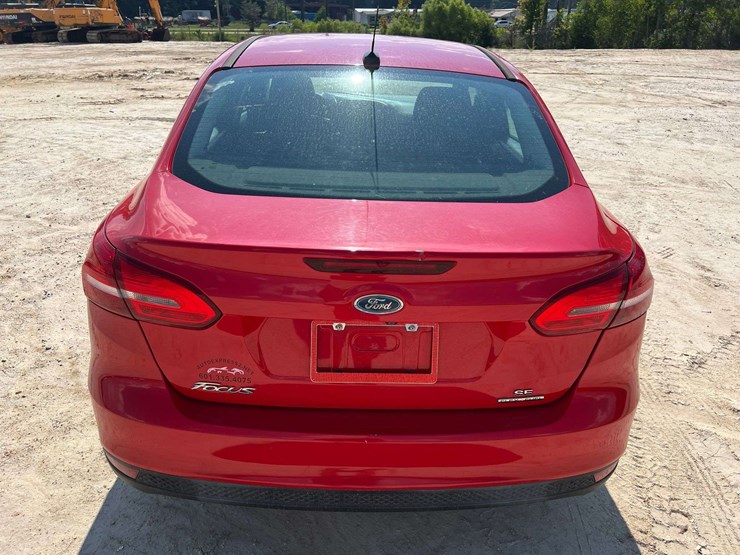 2015-ford-focus-4-door-sedan-(150,388-miles)-image-6