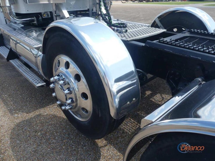 2018-kenworth-w900-image-6