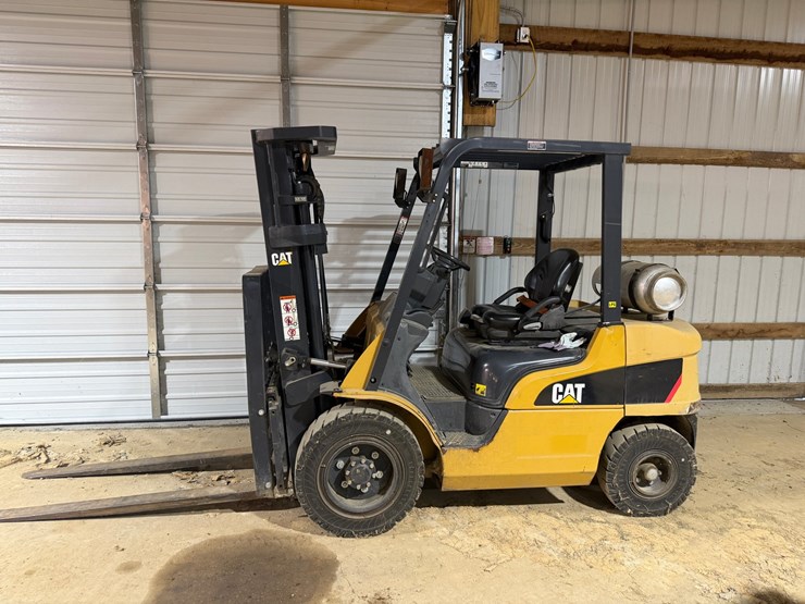 #18022-•-cat-gp30n-forklift-image-1