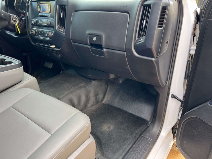 2015-chevrolet-silverado-3500-image-48