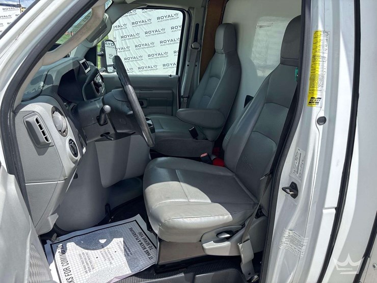 2014-ford-e450-image-15
