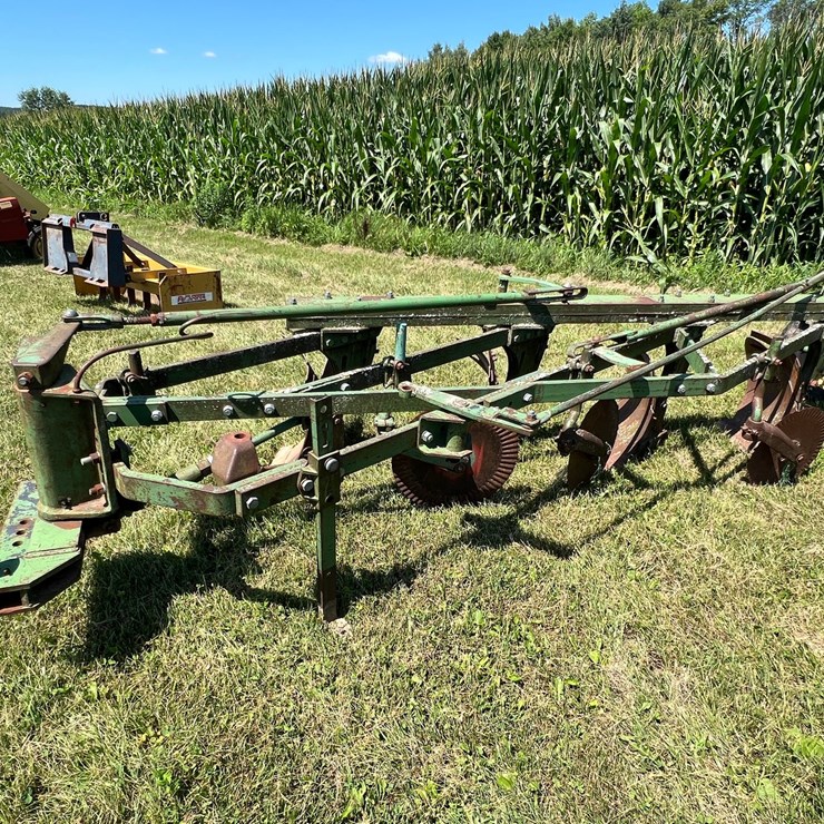 #5690 • John Deere 4 Bottom Plow