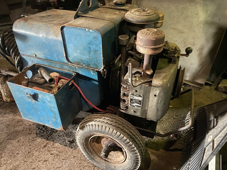#1605-•-miller-a/c-power-and-welding-generator-image-2