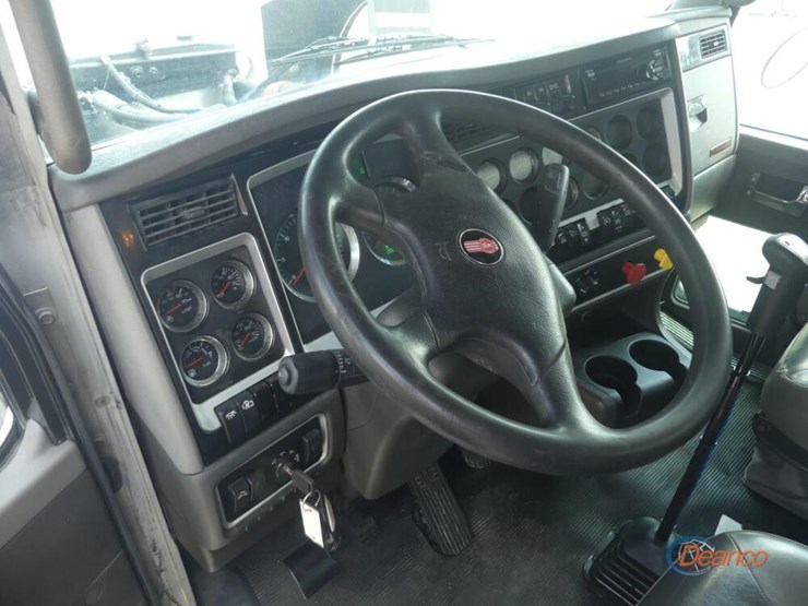 2018-kenworth-w900-image-19