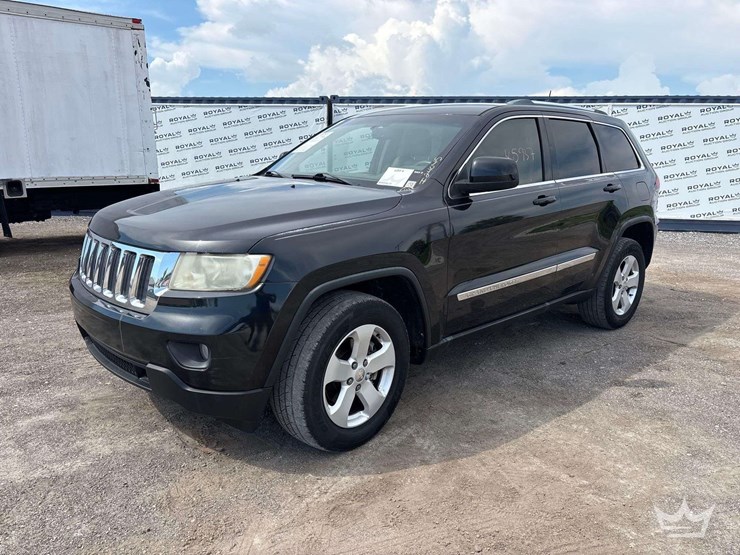 2013-jeep-grand-cherokee-image-1