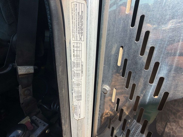 2005-peterbilt-379-image-39