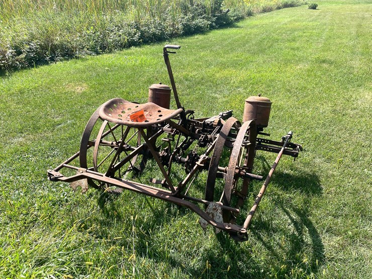 #1622-•-antique-mccormick-corn-planter-image-4