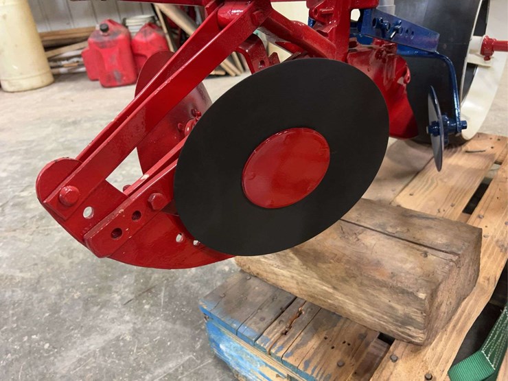 international-harvester-c251-two-row-fast-hitch-planter-image-40