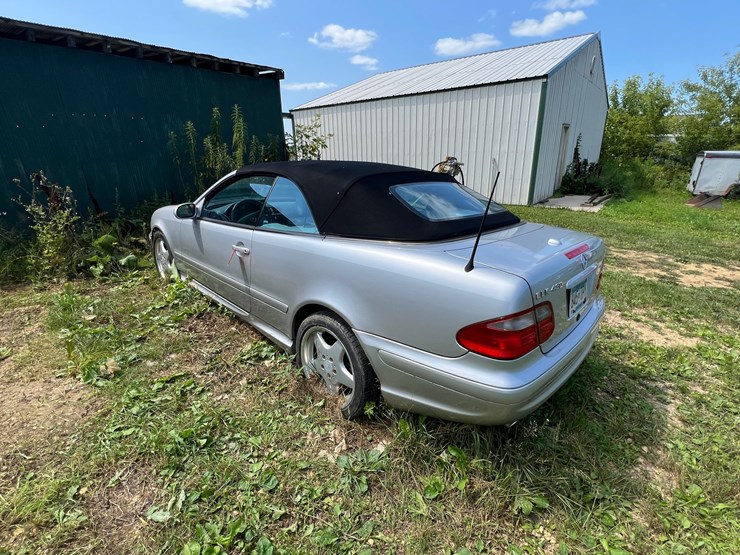 #103-•-2001-mercedes-benz-clk-430-convertible-(has-mn-title)-image-3
