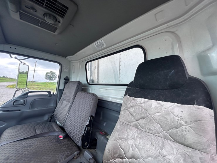 #230-•-2007-isuzu-refrigerated-16’-box-truck-image-26