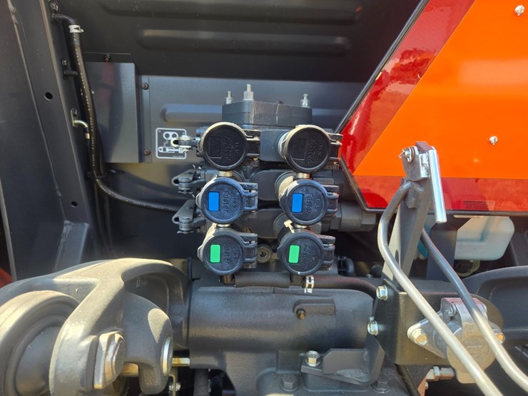 kubota-m6-111-image-60
