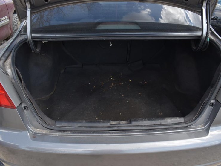 2005-honda-car-(vin-#-ihges15585l012513)-(showing-appx-220,015-miles,-up-to-image-12