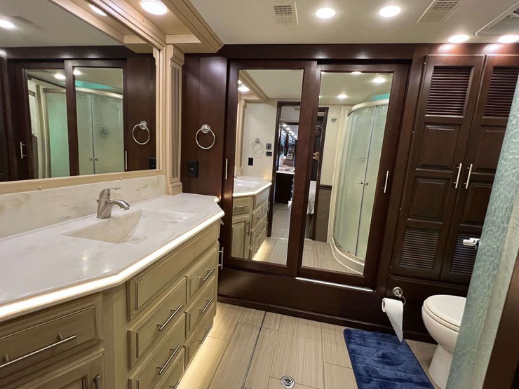 2016-entegra-coach-aspire-44b-mountain-master-luxury-diesel-pusher-motorhome-(51,192-miles)-image-113