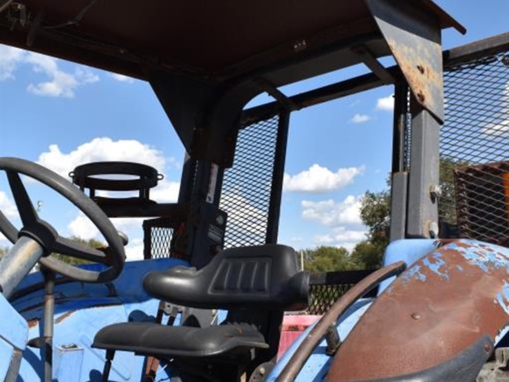 new-holland-tb100-image-12
