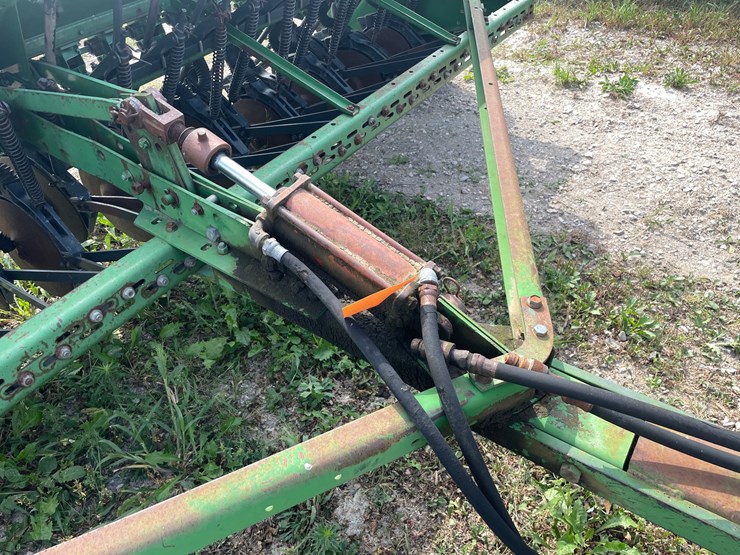 john-deere-450-image-4