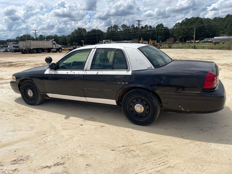 2007-ford-crown-victoria-4-door-police-interceptor-no-title-image-2