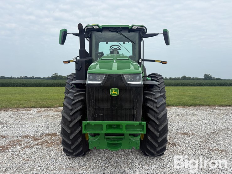 2025-john-deere-8r-250-image-2