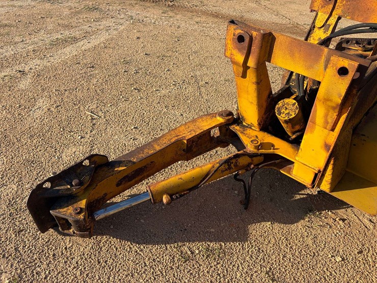 deere-410d-image-10
