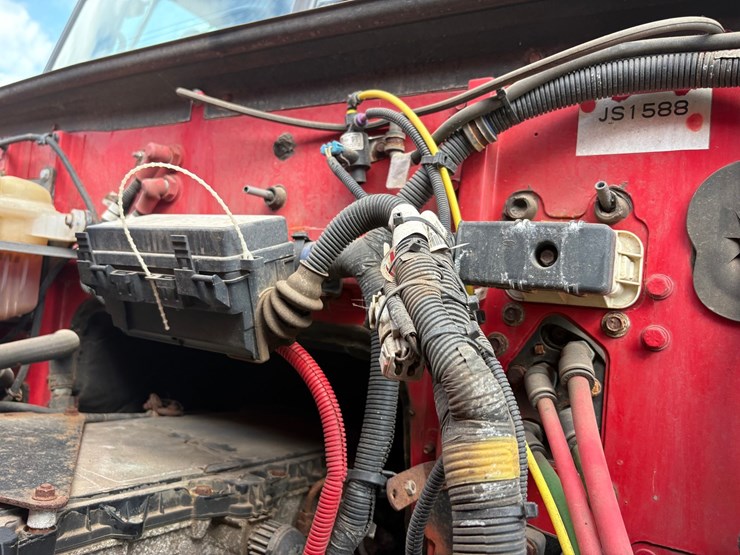 2018-western-star-4700sf-image-127